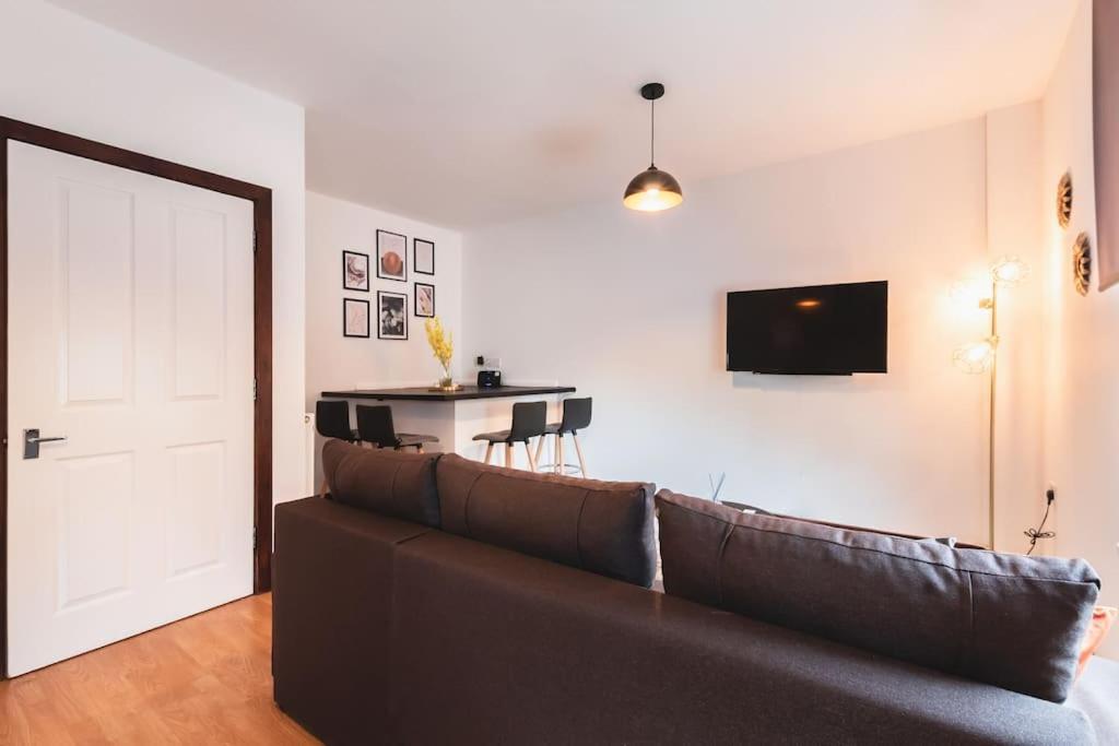 Noir - 2 Bedroom Flat - Sleeps 5 With Parking Southampton Exterior foto